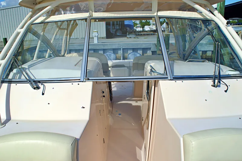 Slide: The Image of 2013 GRADY-WHITE 335 FREEDOM - Image 51 - 51