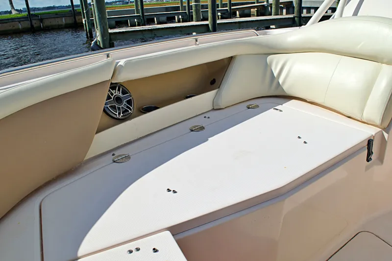 Slide: The Image of 2013 GRADY-WHITE 335 FREEDOM - Image 59 - 59