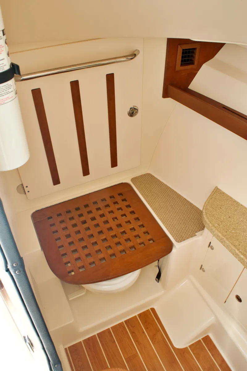 Slide: The Image of 2013 GRADY-WHITE 335 FREEDOM - Image 73 - 73