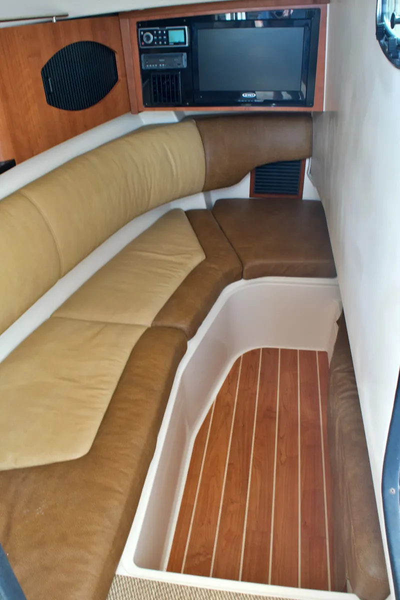 Slide: The Image of 2013 GRADY-WHITE 335 FREEDOM - Image 78 - 78