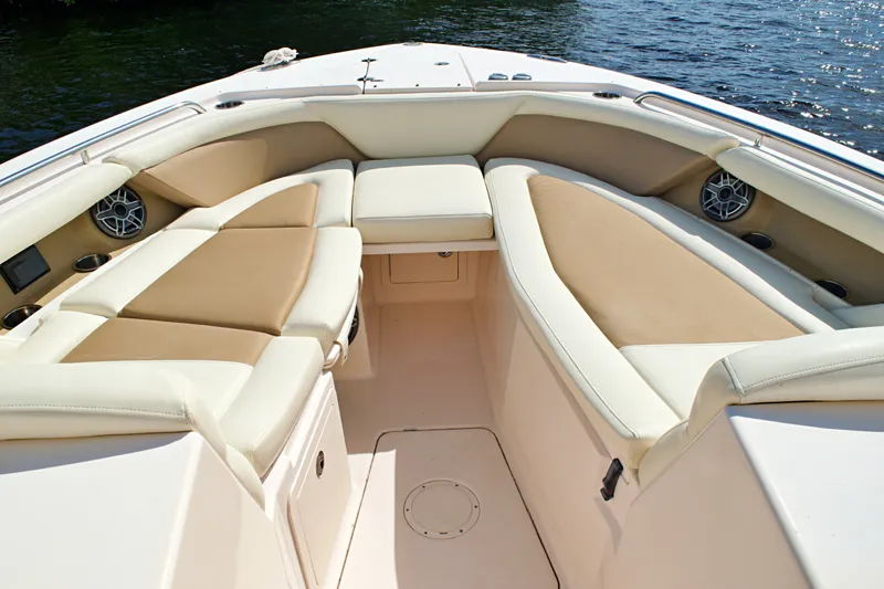 Slide: The Image of 2013 GRADY-WHITE 335 FREEDOM - Image 79 - 79