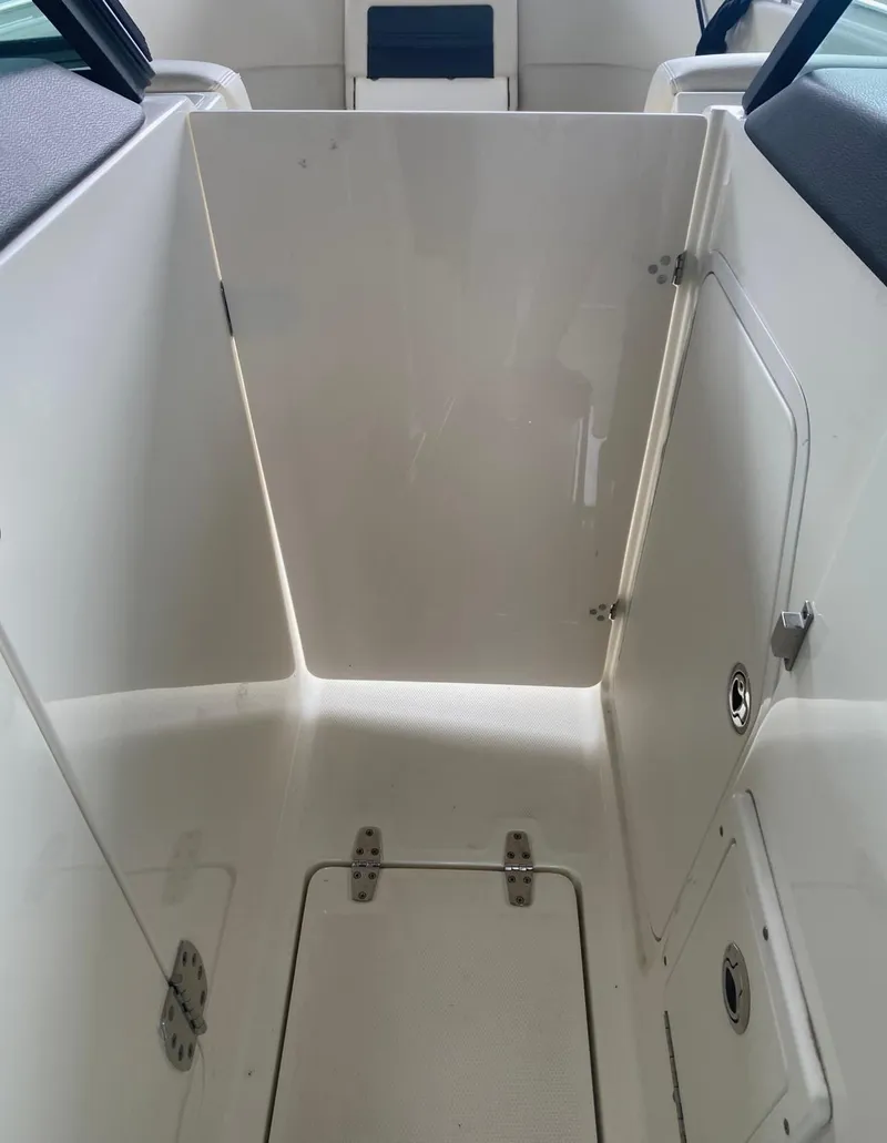 Slide: The Image of Interior view of a 2017 Boston Whaler 270 Vantage boat compartment. - 7