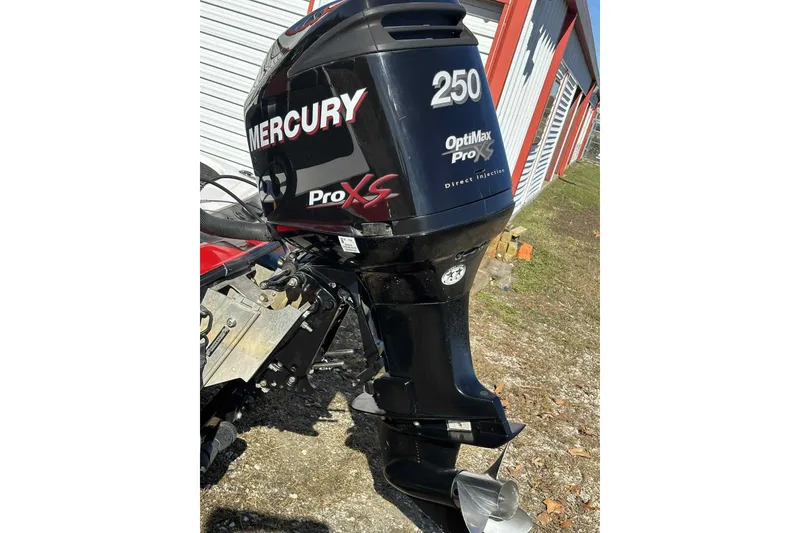 Slide: The Image of 2003 Skeeter ZX200 with Mercury 250 Pro XS outboard motor, OptiMax direct injection. - 10
