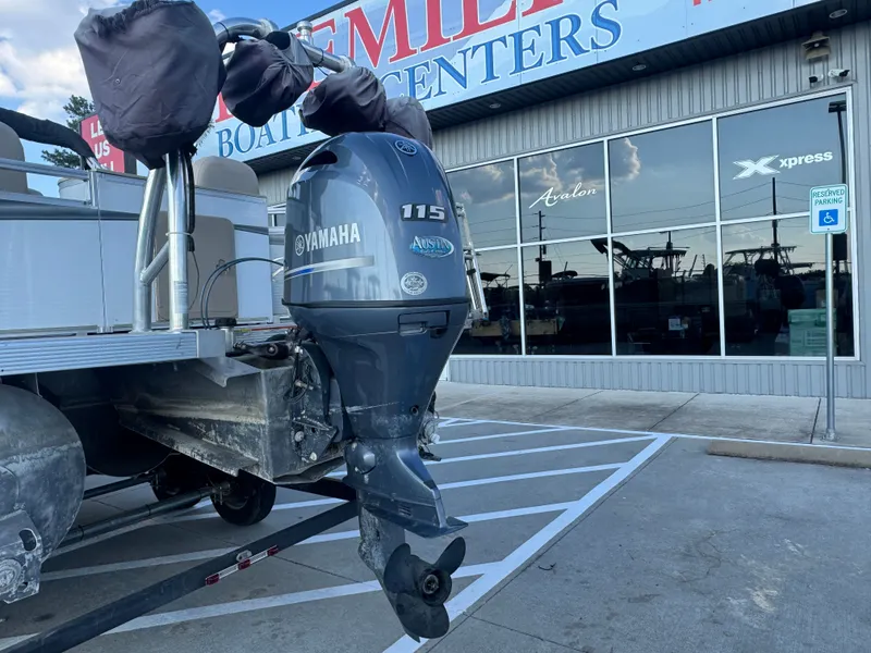 Slide: The Image of 2017 Avalon LSZ rf 2285 with Yamaha 115 outboard at boat center. - 6