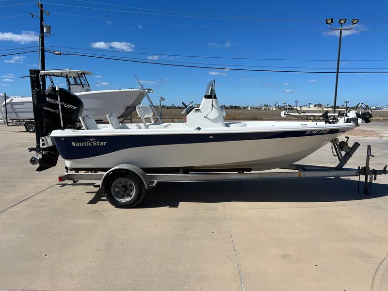 Slide: The Image of NauticStar 1810 NauticBay 2012 - 7