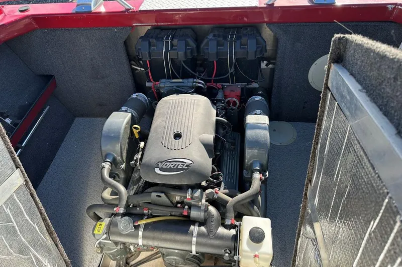 Slide: The Image of Engine compartment of a 2009 NORTHWEST JET 196 Freedom boat with Vortec engine. - 8