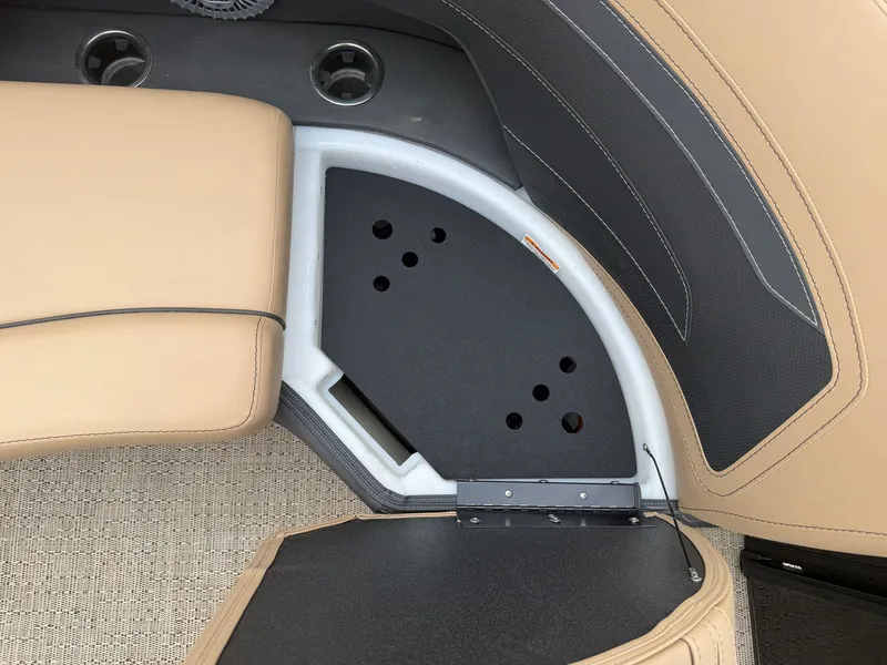 Slide: The Image of Barletta Cabrio 24 QC 2026 - 50