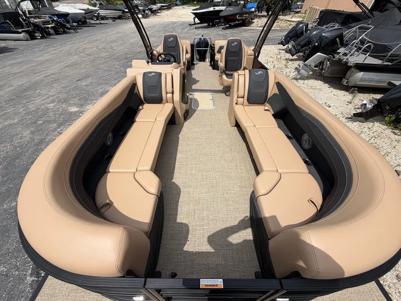 Slide: The Image of Barletta Cabrio 24 QC 2026 - 16