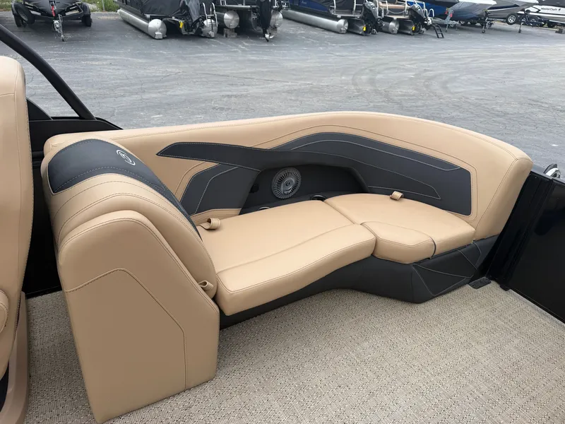 Slide: The Image of Barletta Cabrio 24 QC 2026 - 47
