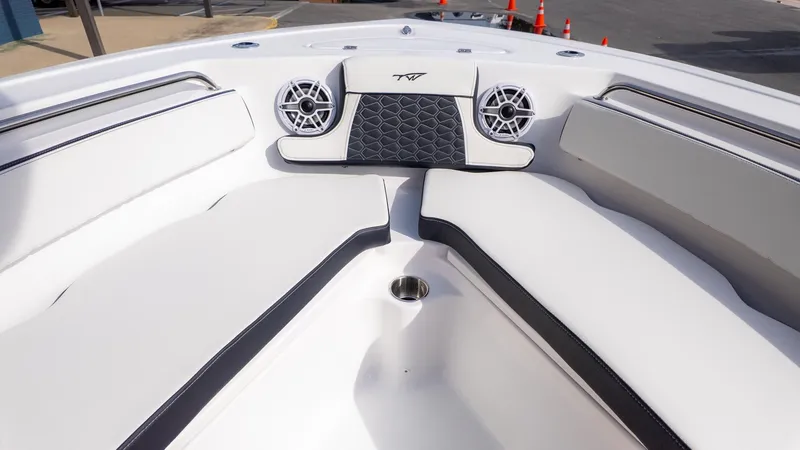 Slide: The Image of Tidewater 210 LXF 2026 - 17