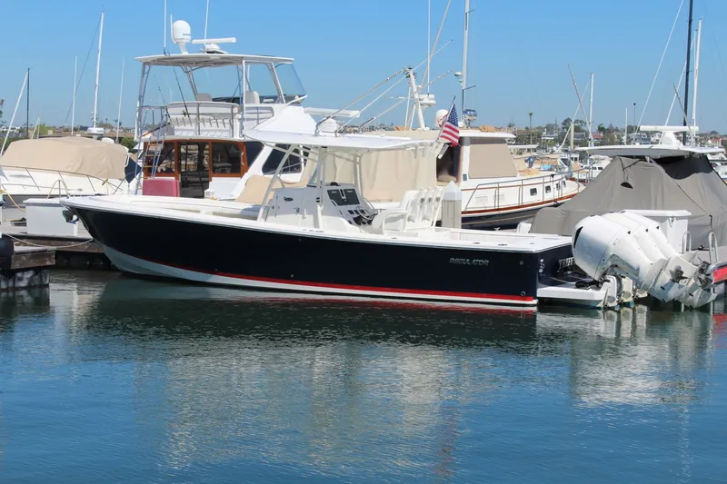 Slide: The Image of Regulator Marine 34SS 2016 - 1