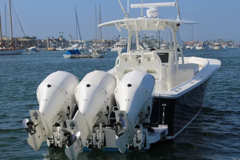 Slide: The Image of Regulator Marine 34SS 2016 - 10