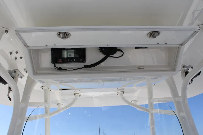 Slide: The Image of Regulator Marine 34SS 2016 - 18