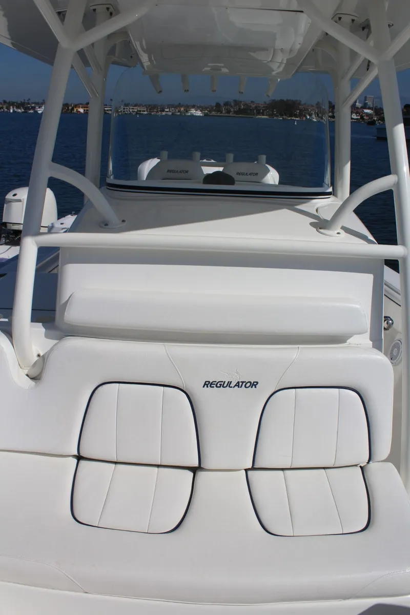 Slide: The Image of Regulator Marine 34SS 2016 - 40