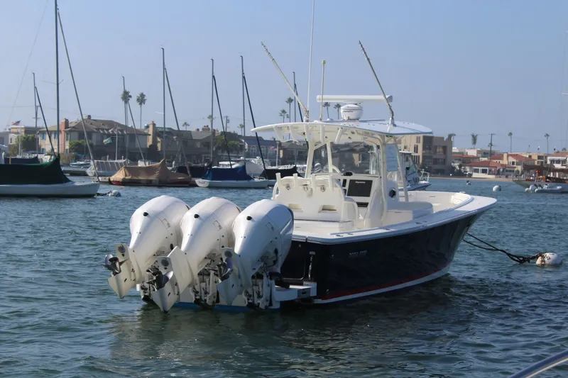 Slide: The Image of Regulator Marine 34SS 2016 - 7