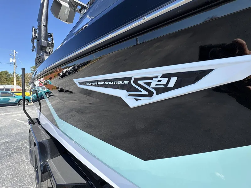 Slide: The Image of Nautique Super Air Nautique S21 2026 - 10