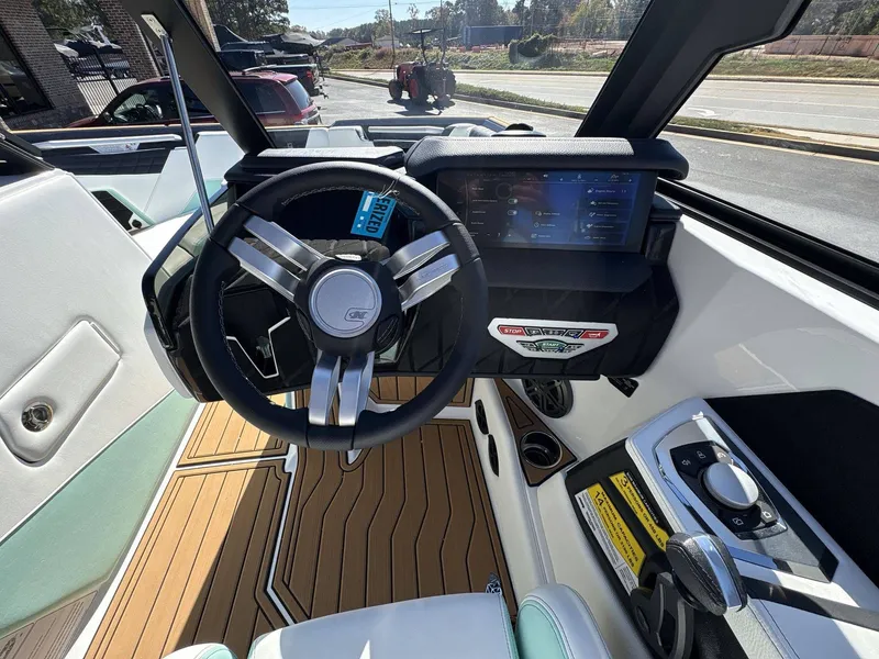 Slide: The Image of Nautique Super Air Nautique S21 2026 - 11