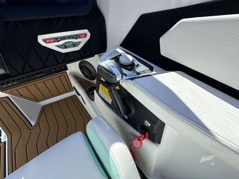 Slide: The Image of Nautique Super Air Nautique S21 2026 - 15