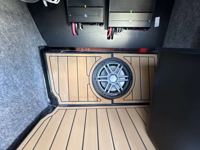 Slide: The Image of Nautique Super Air Nautique S21 2026 - 18