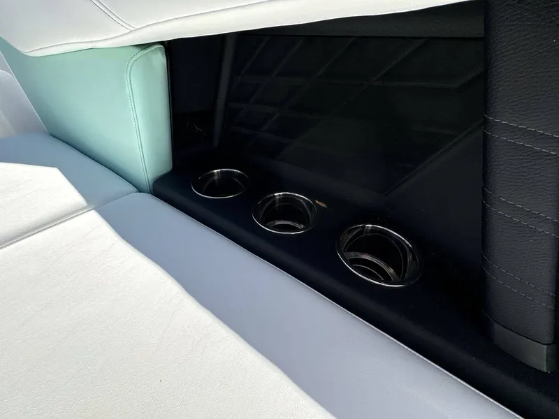 Slide: The Image of Nautique Super Air Nautique S21 2026 - 24