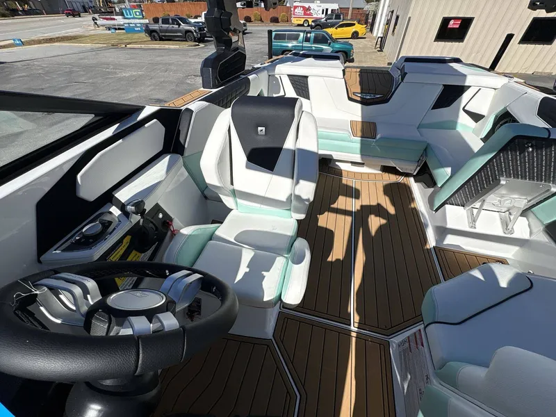 Slide: The Image of Nautique Super Air Nautique S21 2026 - 27