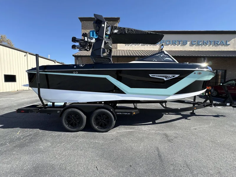 Slide: The Image of Nautique Super Air Nautique S21 2026 - 3