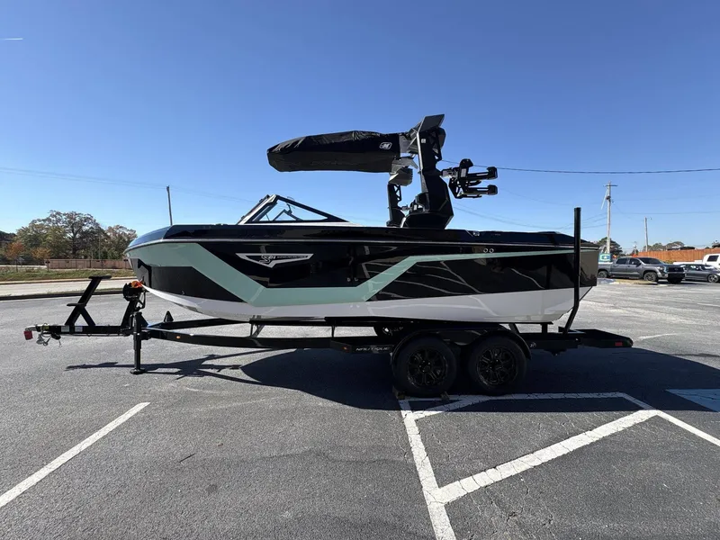 Slide: The Image of Nautique Super Air Nautique S21 2026 - 5