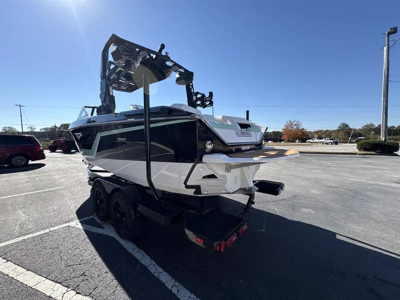 Slide: The Image of Nautique Super Air Nautique S21 2026 - 6