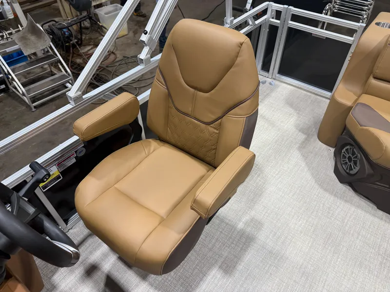 Slide: The Image of Tahoe Sport 1985 Cruise Rear Bench (CRB) & Honda 4-Stroke EFI 2026 - 10