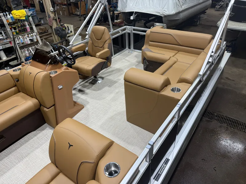 Slide: The Image of Tahoe Sport 2180 Cruise Rear Bench (CRB) & Honda 4-Stroke EFI 2026 - 3