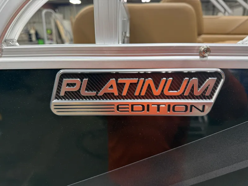 Slide: The Image of Tahoe Sport 2180 Cruise Rear Bench (CRB) & Honda 4-Stroke EFI 2026 - 42