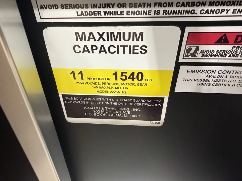 Slide: The Image of Tahoe Sport 2380 Quad Lounge & Honda 4-Stroke EFI 2026 - 17