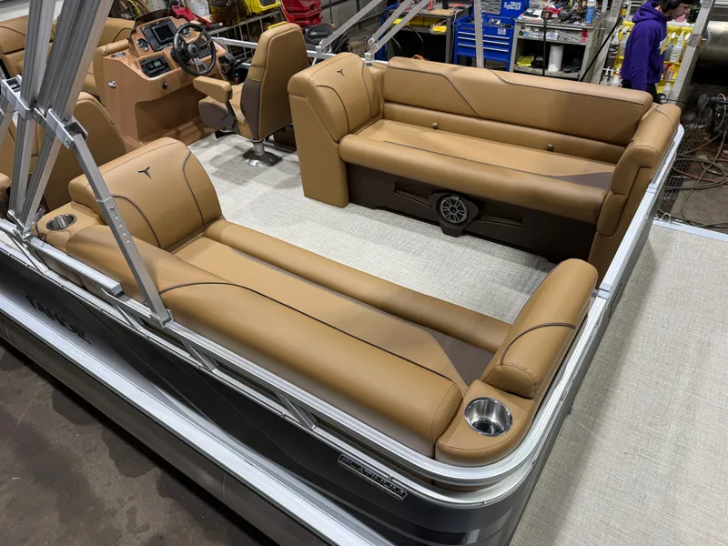 Slide: The Image of Tahoe Sport 115HP 2380 Quad Lounge 2026 - 4