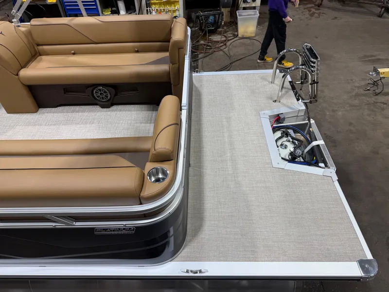 Slide: The Image of Tahoe Sport 2380 Quad Lounge & Honda 4-Stroke EFI 2026 - 5