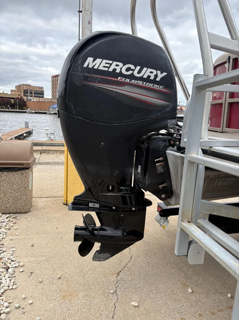 Slide: The Image of Bentley Bentley 243 Cruise (3/4 Tube) 2020 - 18