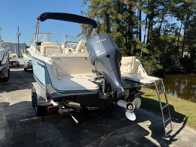 Slide: The Image of Grady-White Freedom 235 2017 - 7