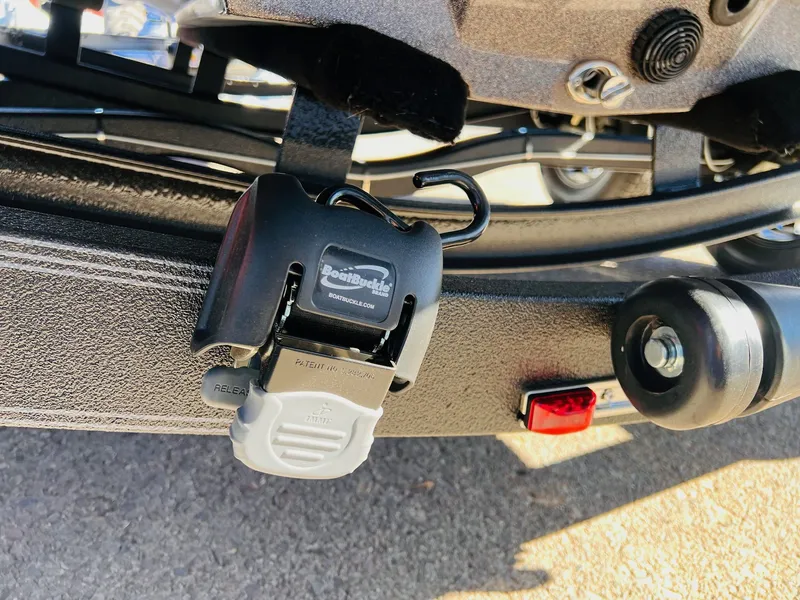 Slide: The Image of Skeeter ZX200 2026 - 12