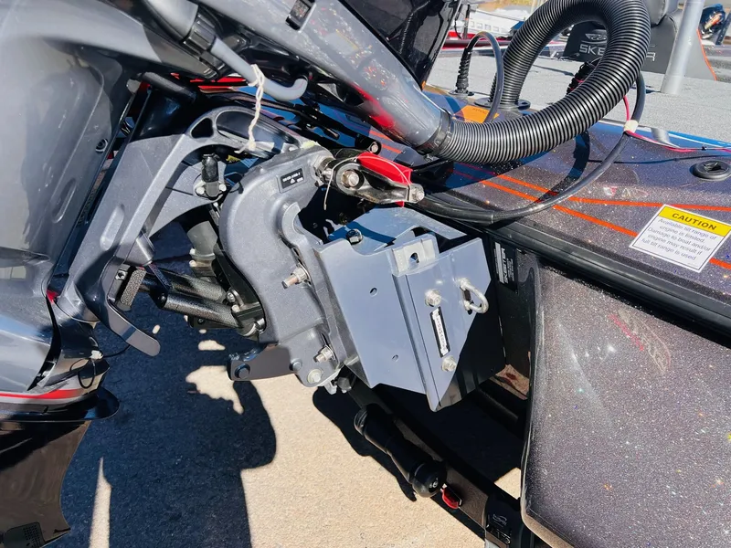 Slide: The Image of Skeeter ZX200 2026 - 13