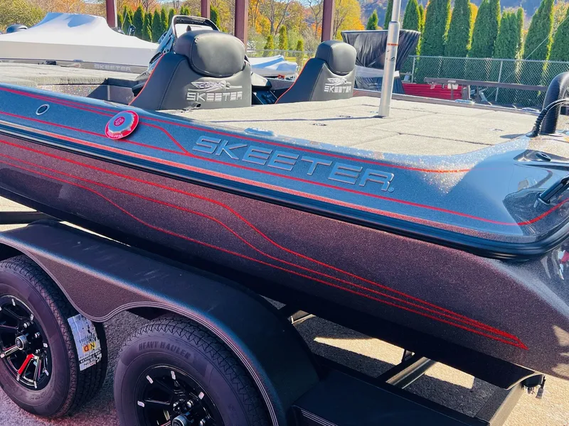 Slide: The Image of Skeeter ZX200 2026 - 15