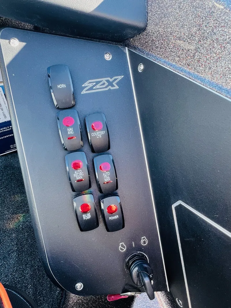 Slide: The Image of Skeeter ZX200 2026 - 16