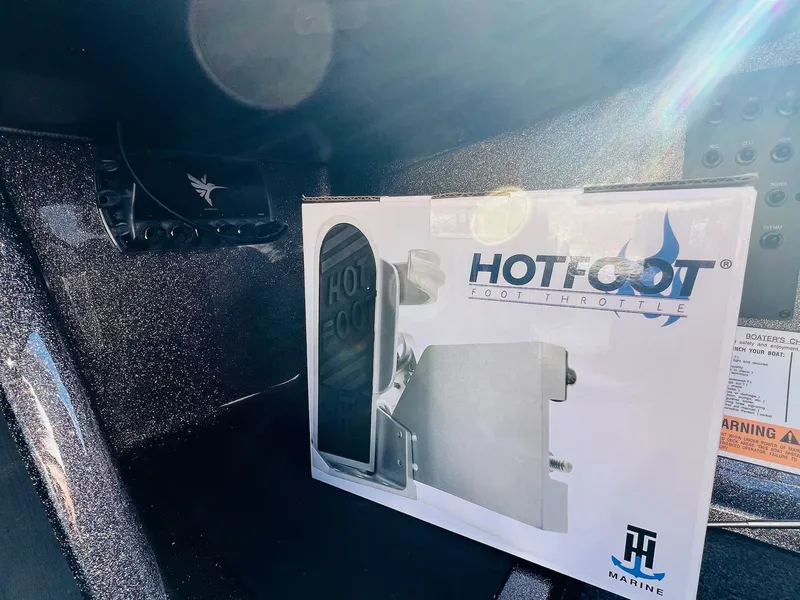 Slide: The Image of Skeeter ZX200 2026 - 18