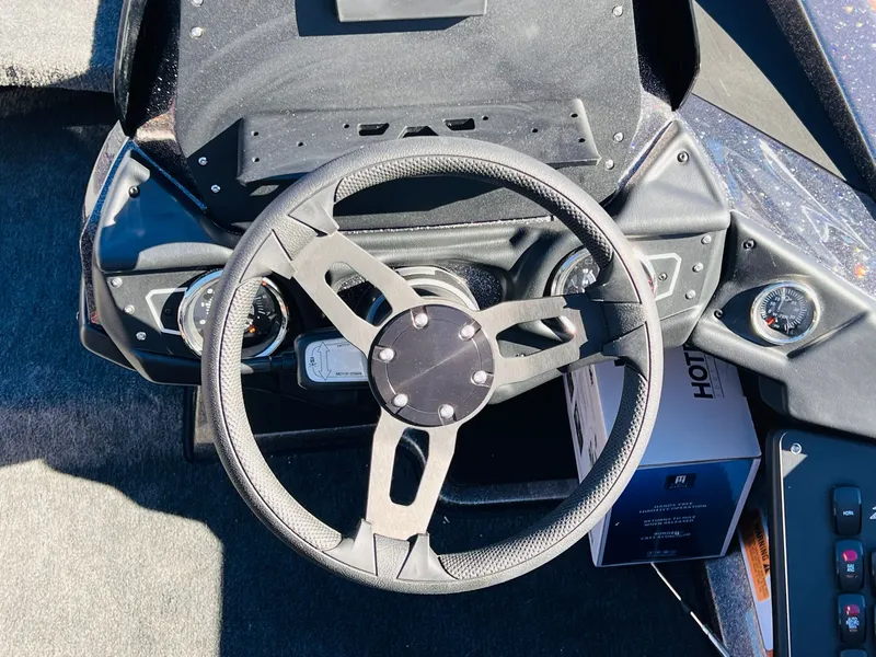 Slide: The Image of Skeeter ZX200 2026 - 19