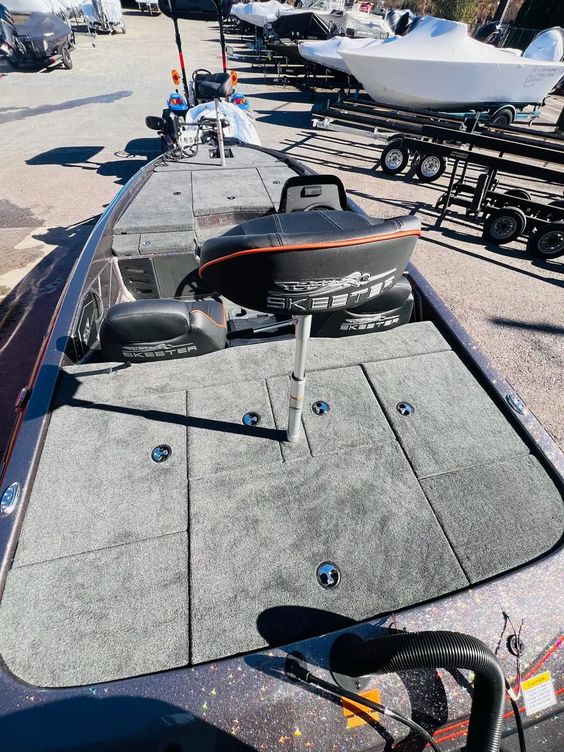 Slide: The Image of Skeeter ZX200 2026 - 23