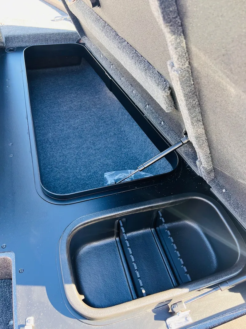 Slide: The Image of Skeeter ZX200 2026 - 34