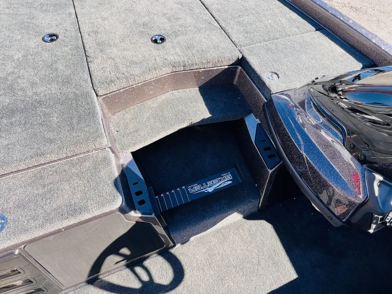 Slide: The Image of Skeeter ZX200 2026 - 38