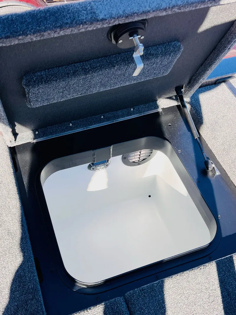 Slide: The Image of Skeeter ZX200 2026 - 40