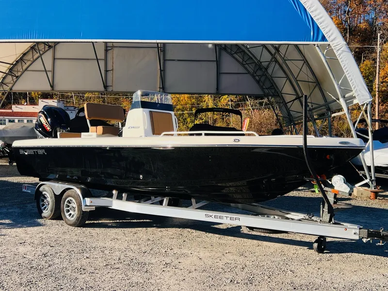 Slide: The Image of Skeeter SX2350 2026 - 16