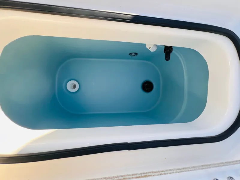 Slide: The Image of Skeeter SX2350 2026 - 24