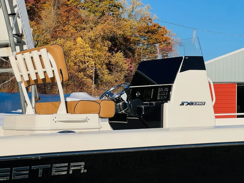 Slide: The Image of Skeeter SX2350 2026 - 25