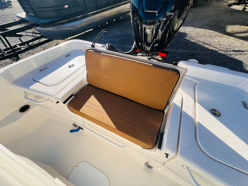 Slide: The Image of Skeeter SX2350 2026 - 27